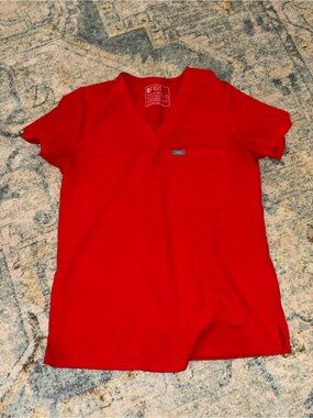 FIGS women’s Red V-Neck one pocket Scrub Top